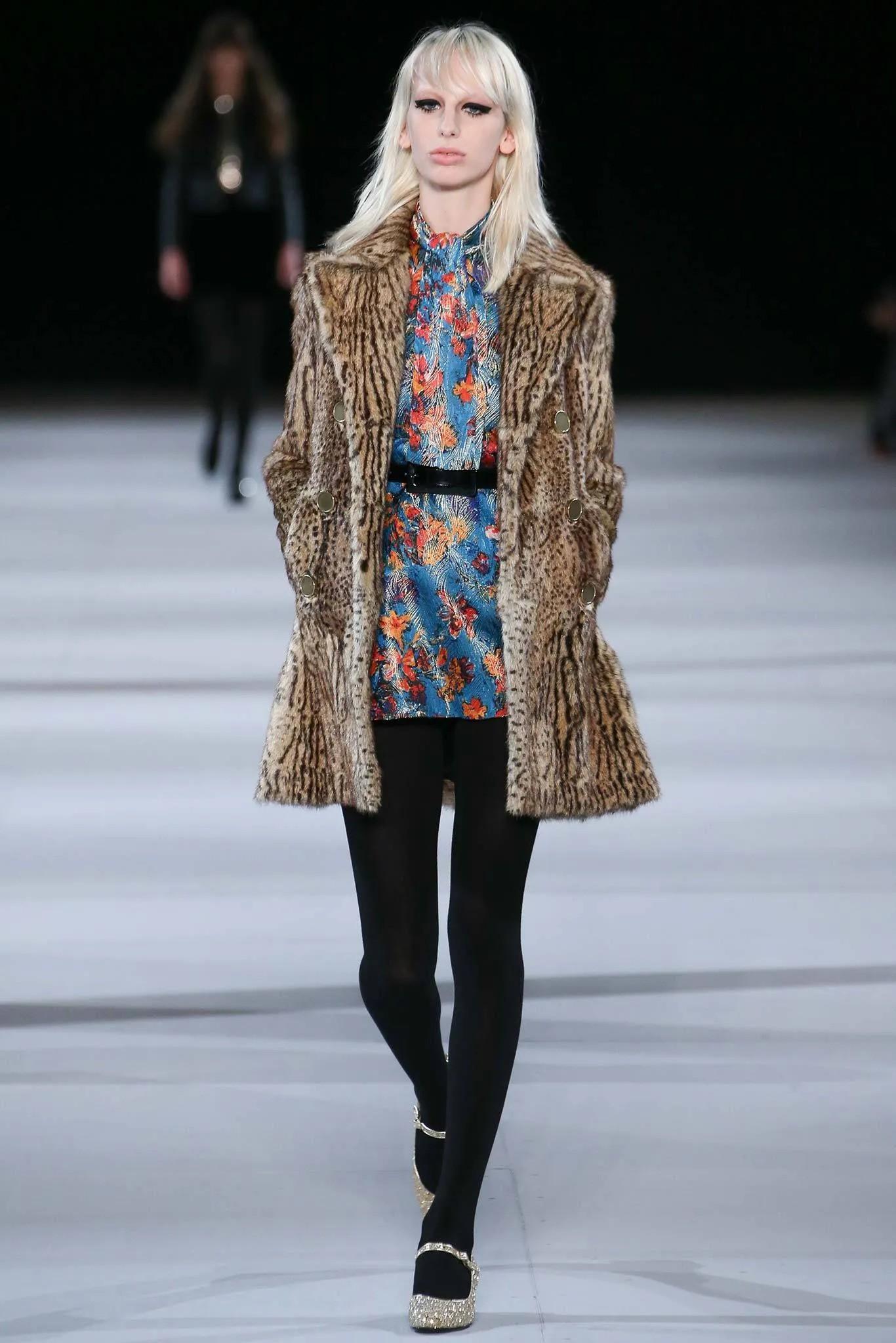 SAINT LAURENT brown 2014 OCELTO PRINTED FUR Coat Jacket 36 XS For Sale 3