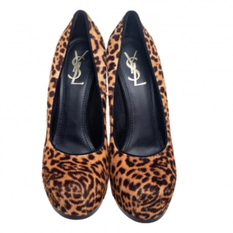 Saint Laurent Brown/Beige Leopard Print Pony Hair Tribtoo Pumps Size 41 In Good Condition For Sale In Dubai, Al Qouz 2