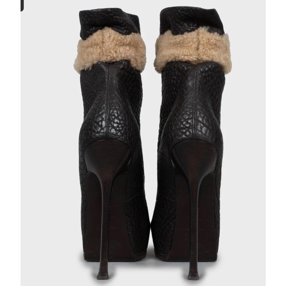 Saint Laurent - Stivaletti in pelle marrone con bordo in pelliccia - 38,5 In condizioni buone in vendita a Krakow, PL