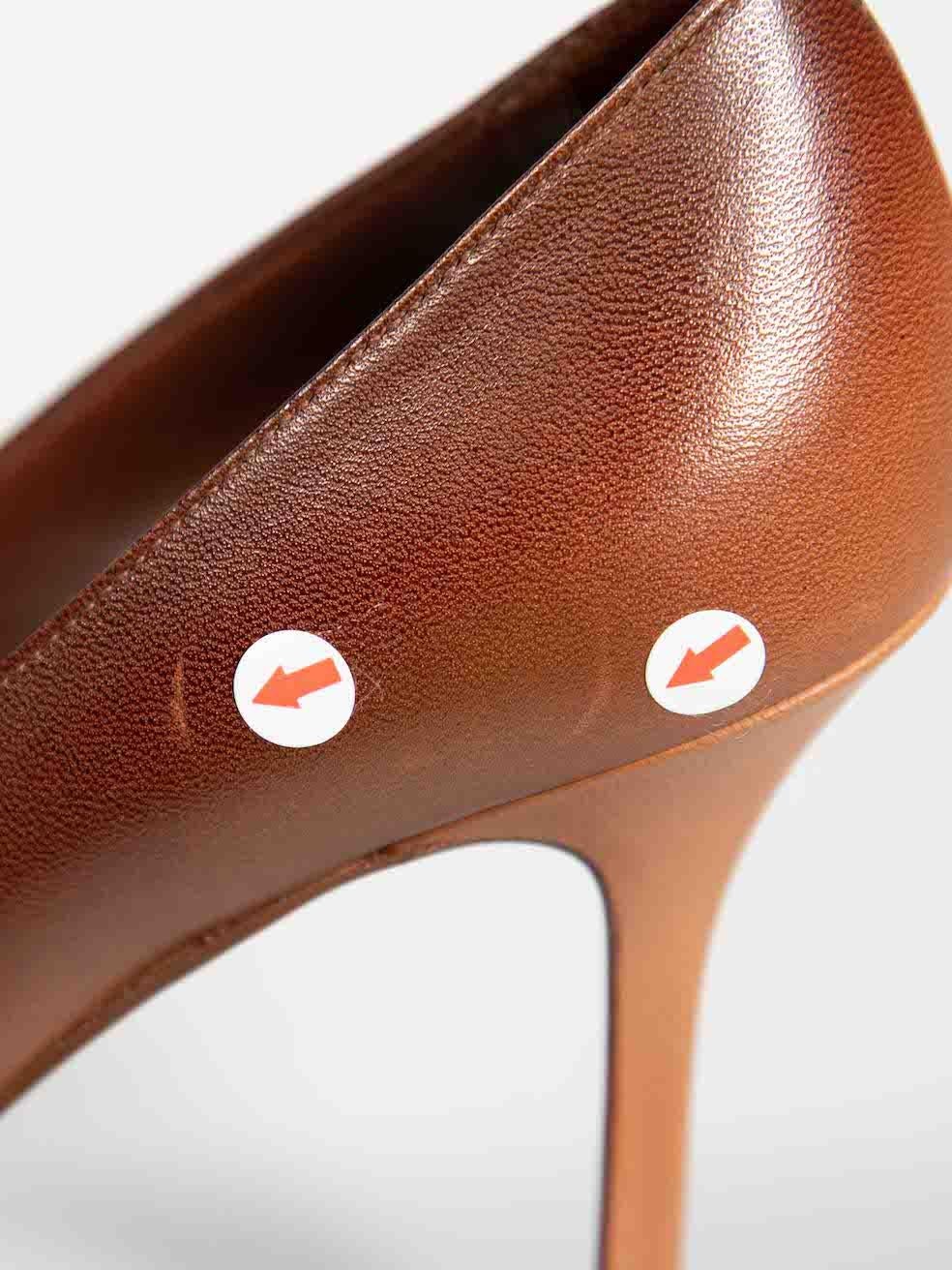 Saint Laurent Escarpins à bout rond en cuir Brown Taille IT 35.5 en vente 3