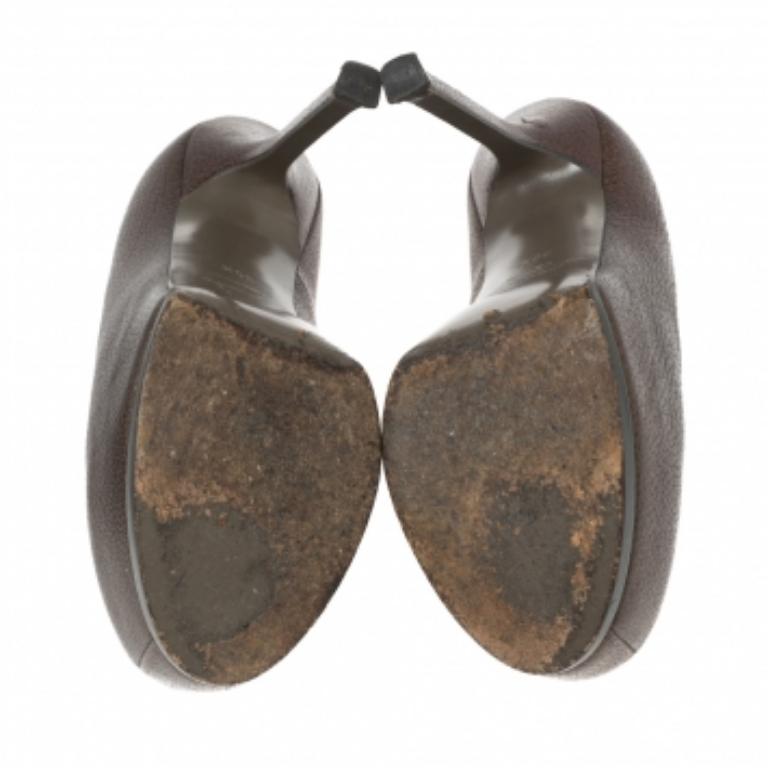 Saint Laurent - Escarpins à plateforme en cuir Brown - Taille 36.5 État moyen - En vente à Dubai, Al Qouz 2