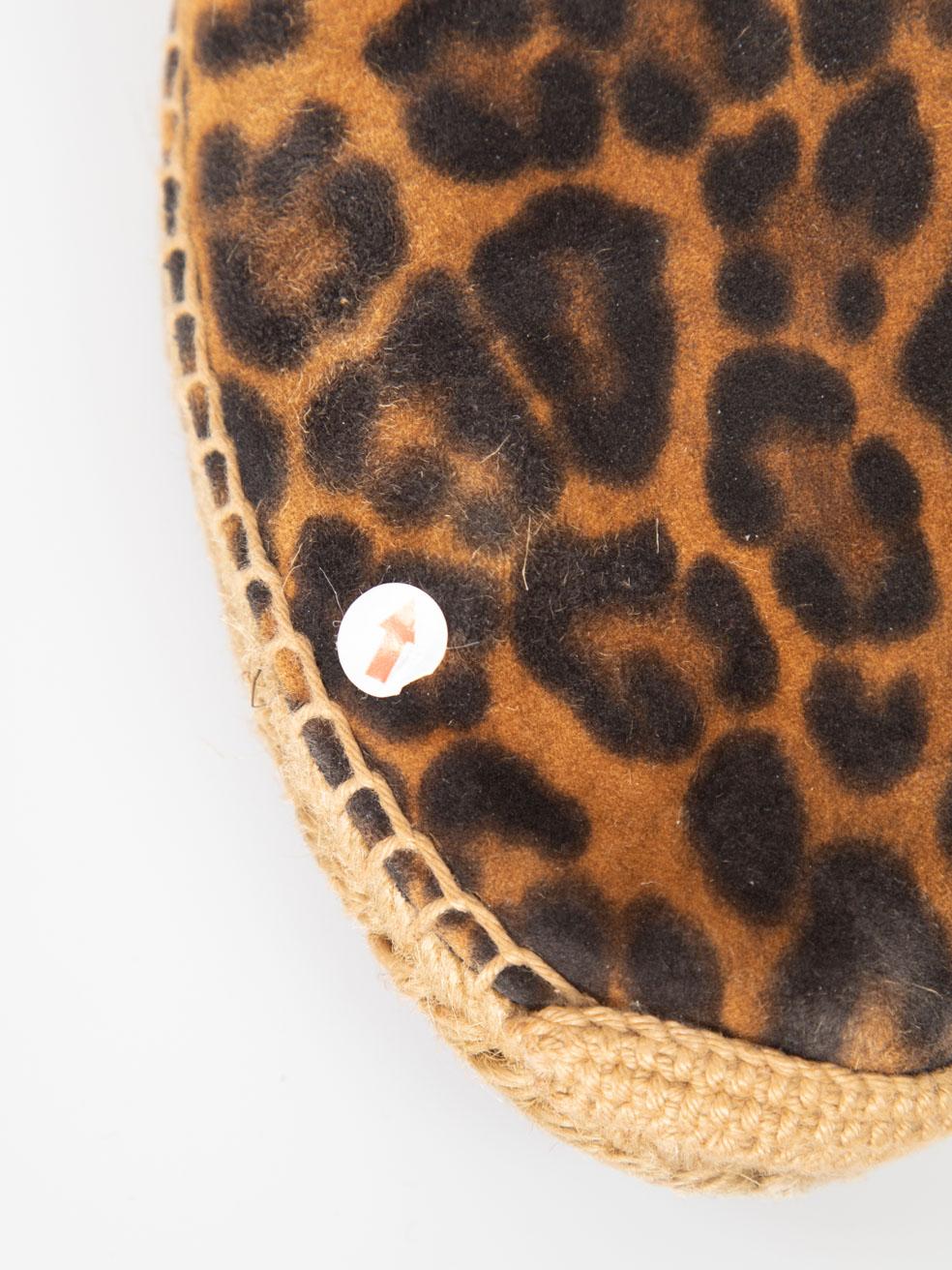 Saint Laurent Braun Leopard Wildleder Espadrilles Größe IT 37 im Angebot 3
