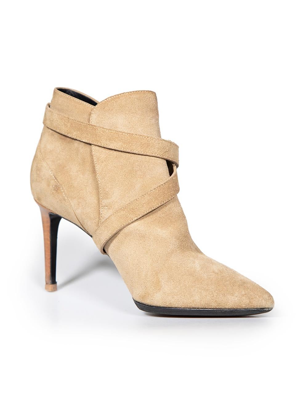 CONDITION is Good. Minor wear to boots is evident. Light wear to the heels and toes of both boots and both sides of the left boot with marks and abrasions to the suede on this used Saint Laurent designer resale item.
 
 
 
 Details
 
 
 Brown
 

