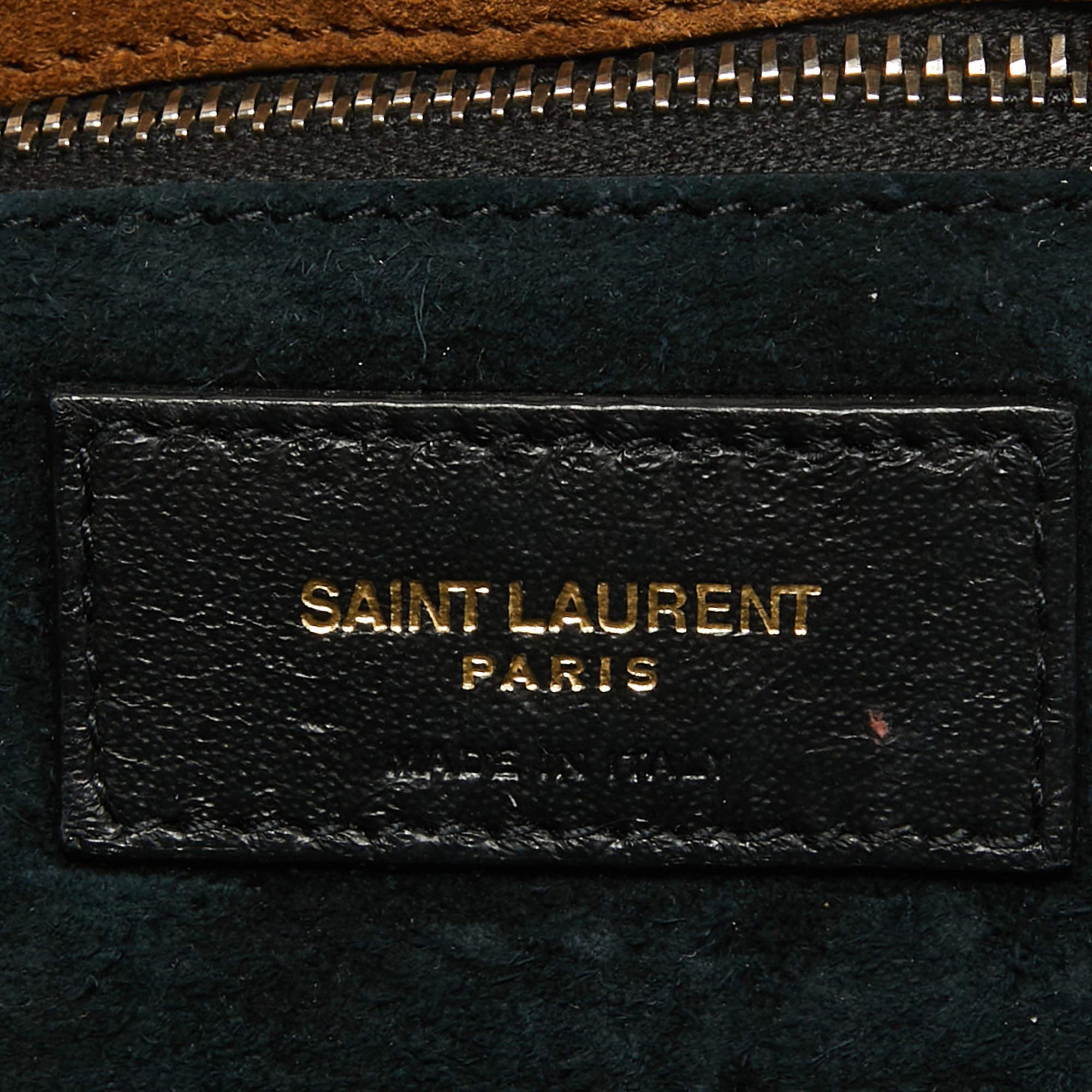 Saint Laurent Braune Wildleder Tasche mit Nieten Kate Baguette im Angebot 2