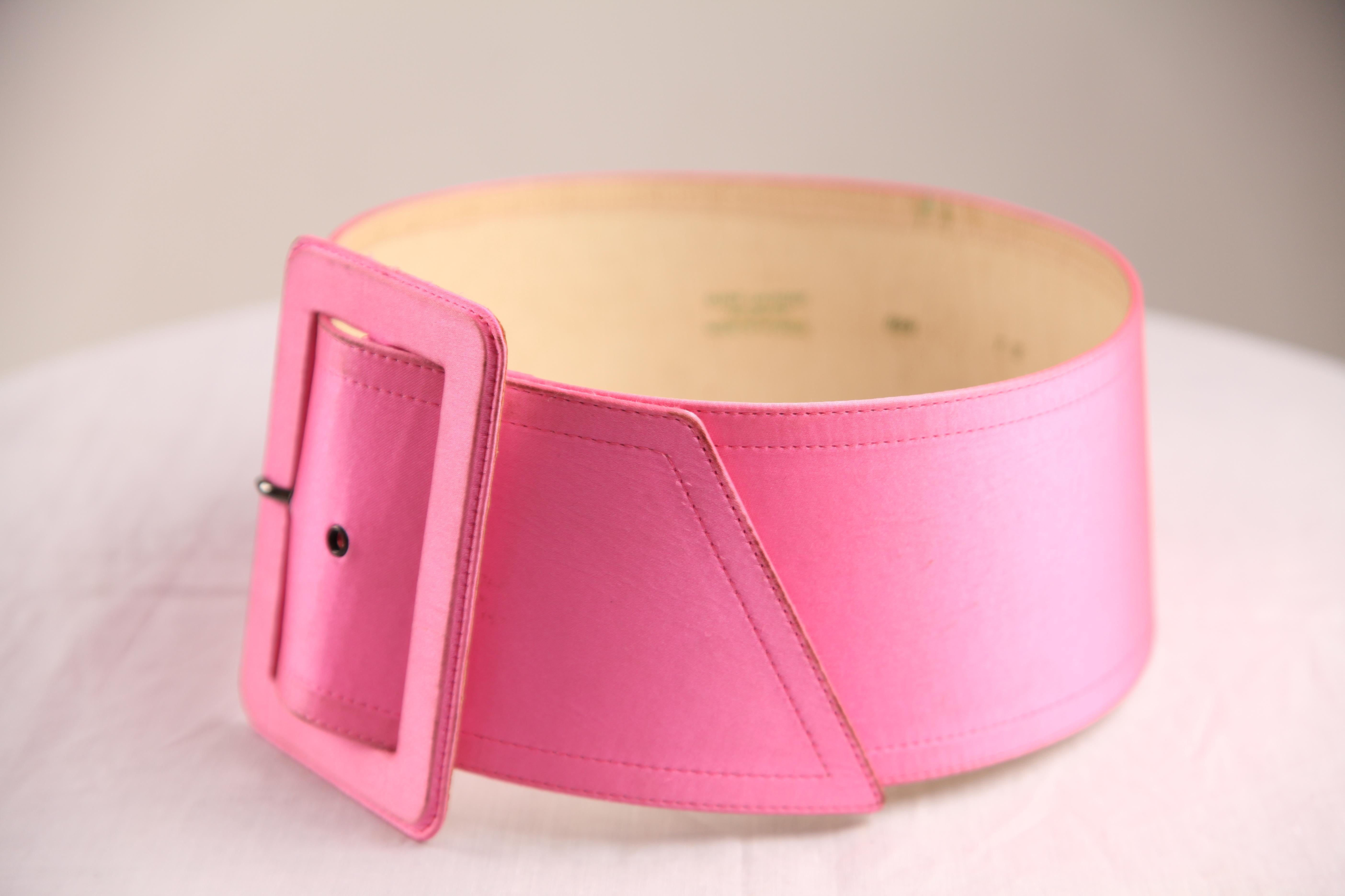 Saint Laurent  cintura in seta rosa bubblegum, anni '80 circa In condizioni discrete a London, GB