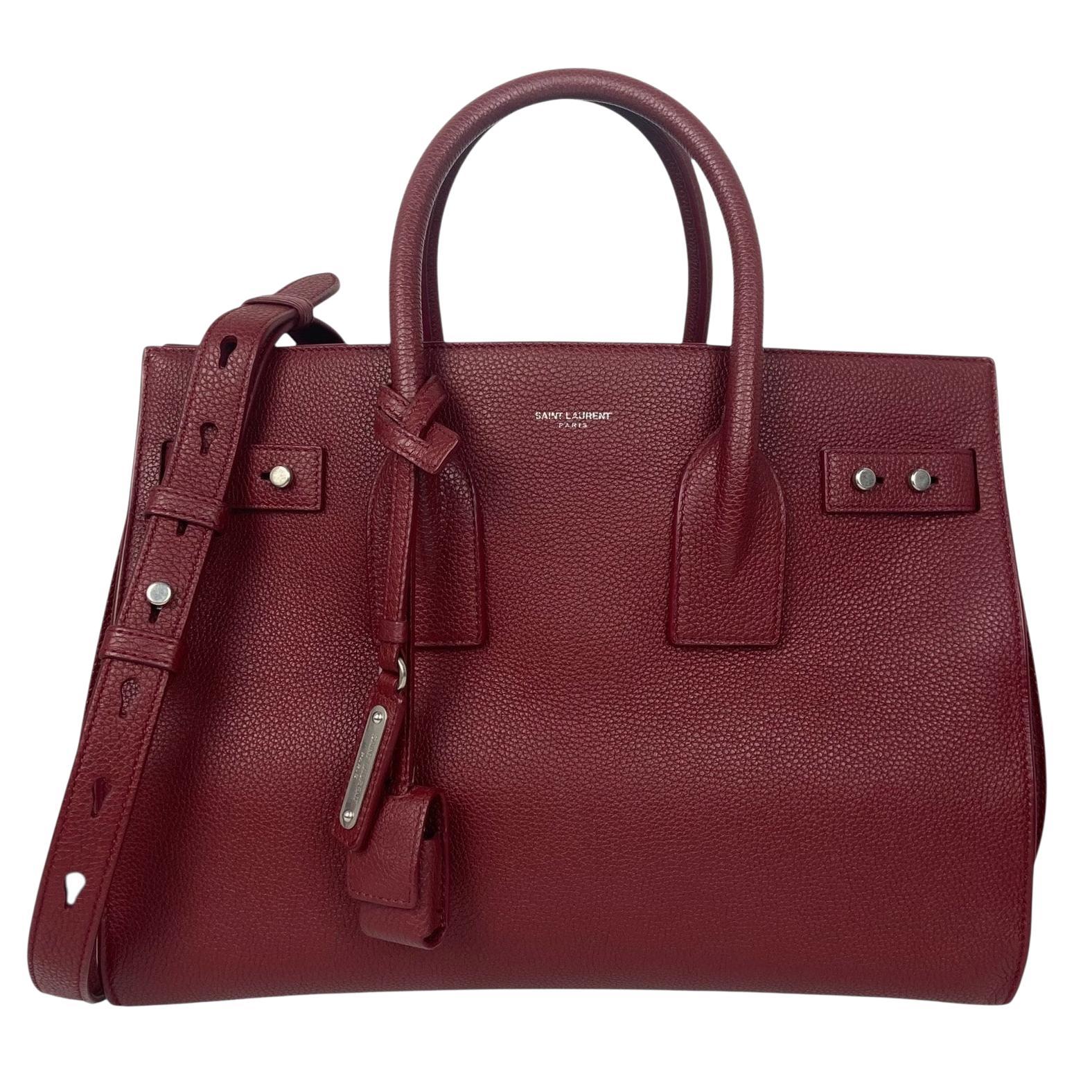 Saint Laurent Borsa piccola in pelle di vitello a grana grossa bordeaux in vendita
