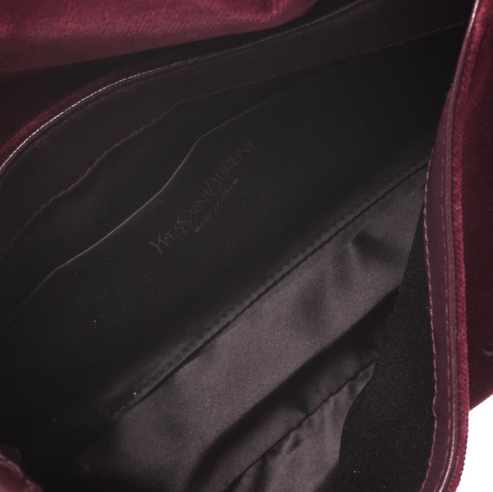 Saint Laurent Burgundy Velvet Venise Shoulder Bag In Good Condition In Dubai, Al Qouz 2