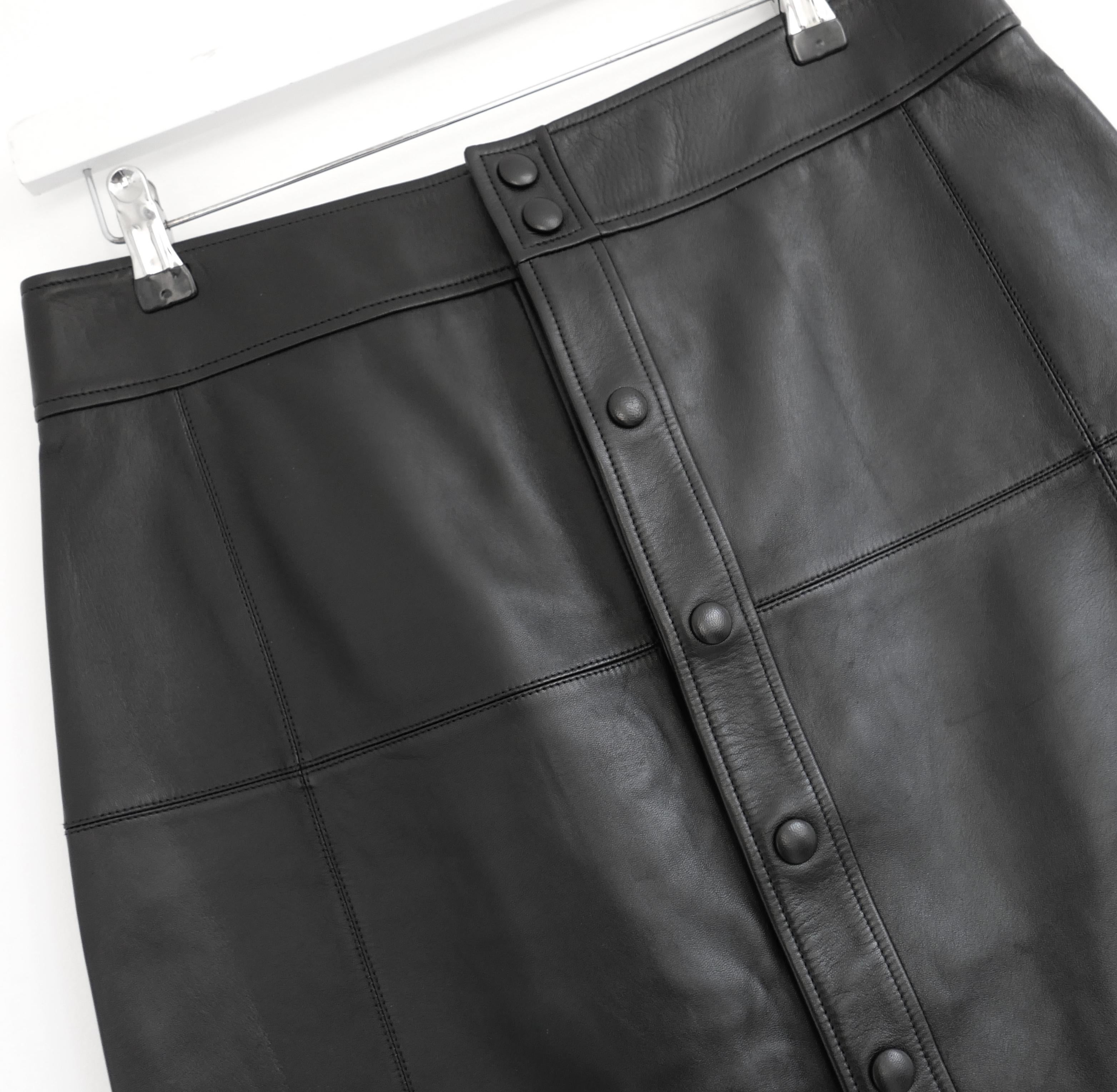 Nero Saint Laurent Gonna con bottoni in pelle Pre-Fall 2020 N in vendita