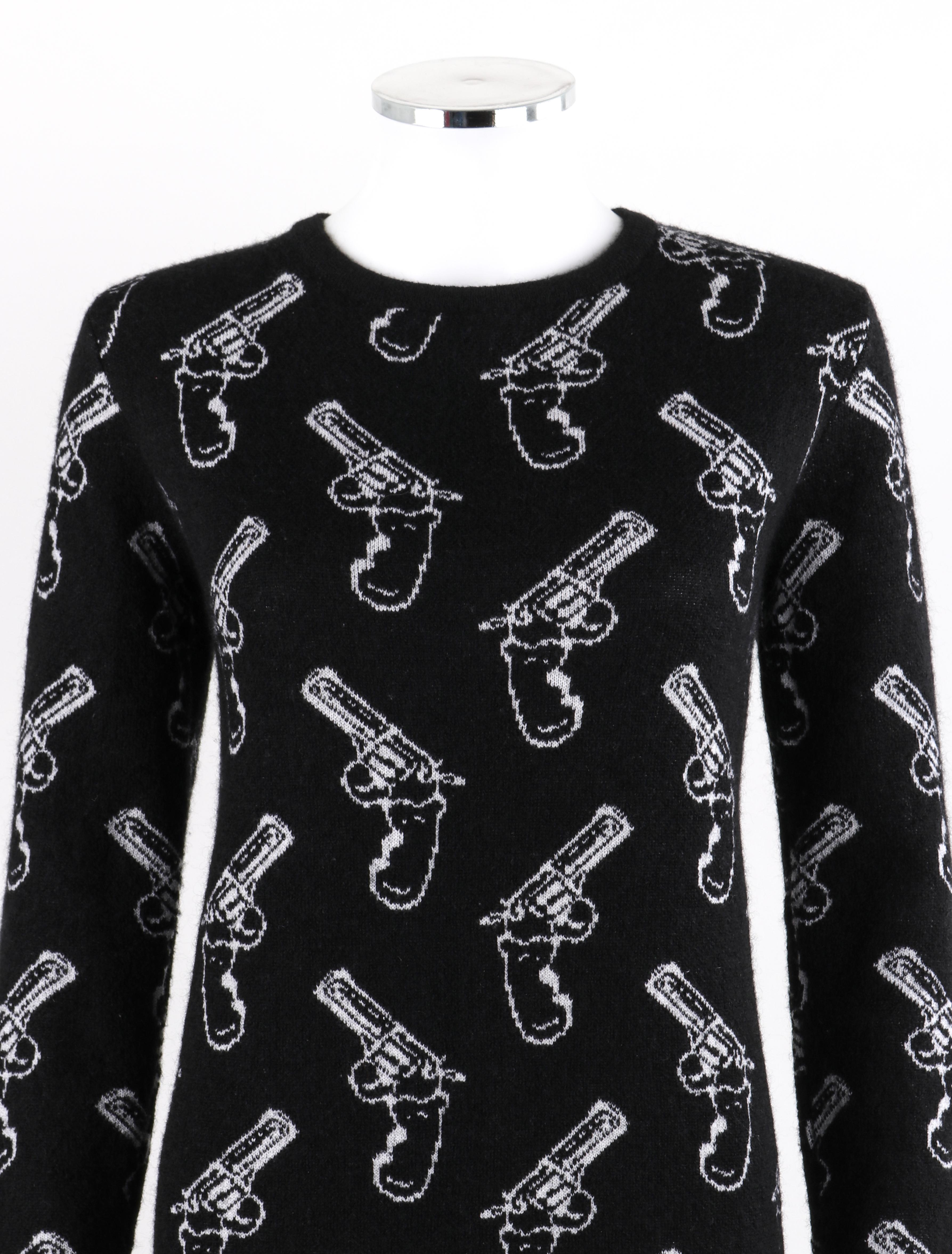 Noir SAINT LAURENT - Mini robe-pull droite à manches longues noire et ivoire à imprimé armes à feu, circa 2014 en vente
