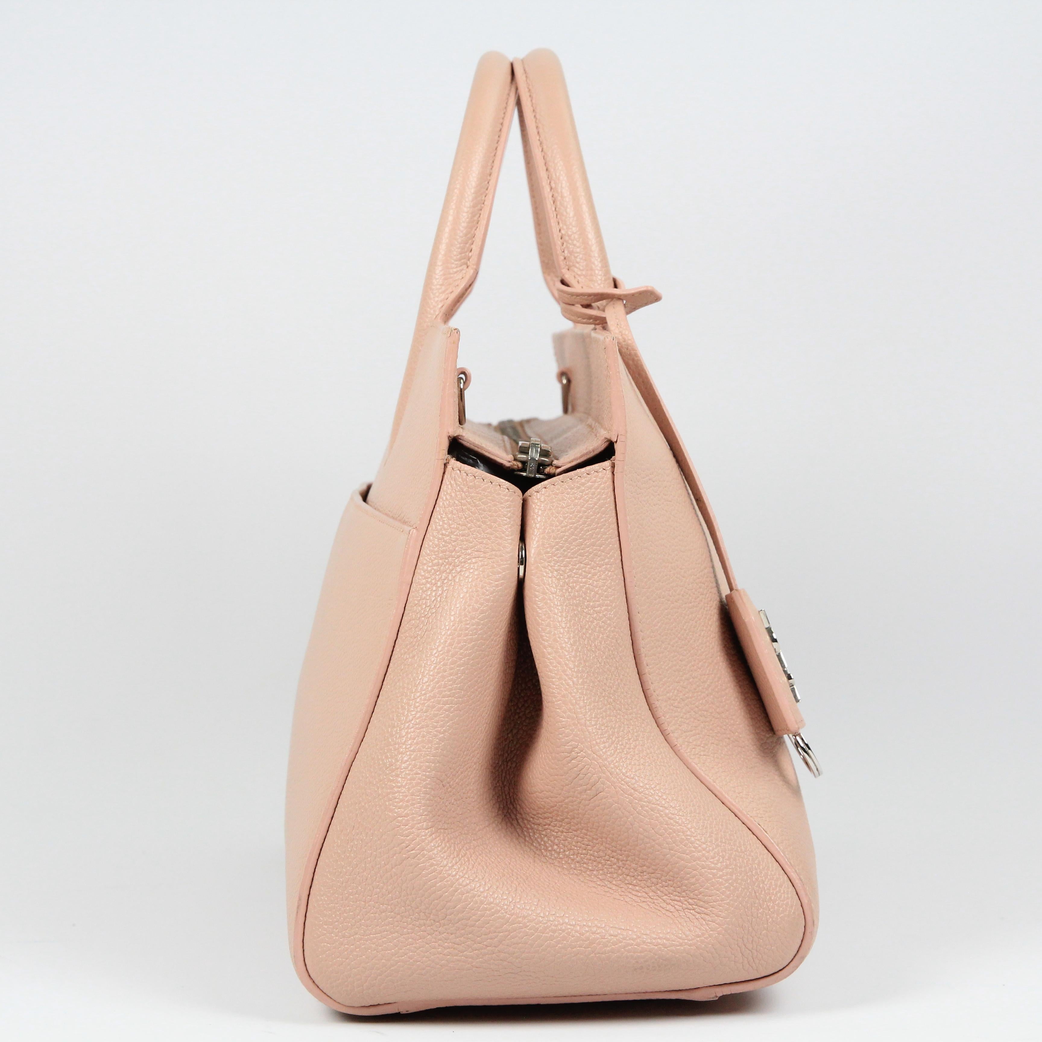 Saint Laurent Cabas Rive Gauche leather handbag For Sale 14