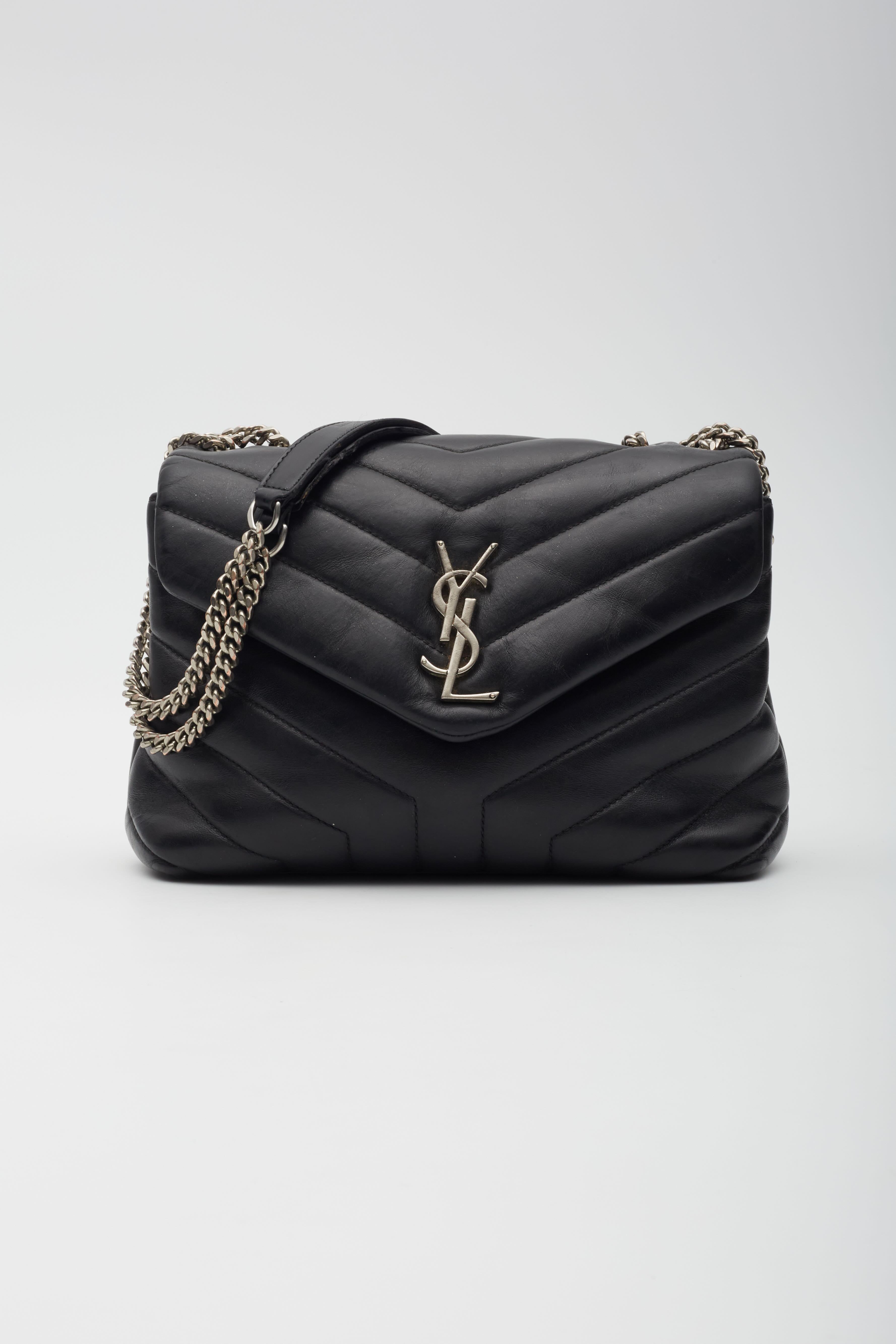 Saint Laurent Calfskin Black Toy Loulou Bag Silver (Pre Loved) In Good Condition For Sale In Montreal, Quebec