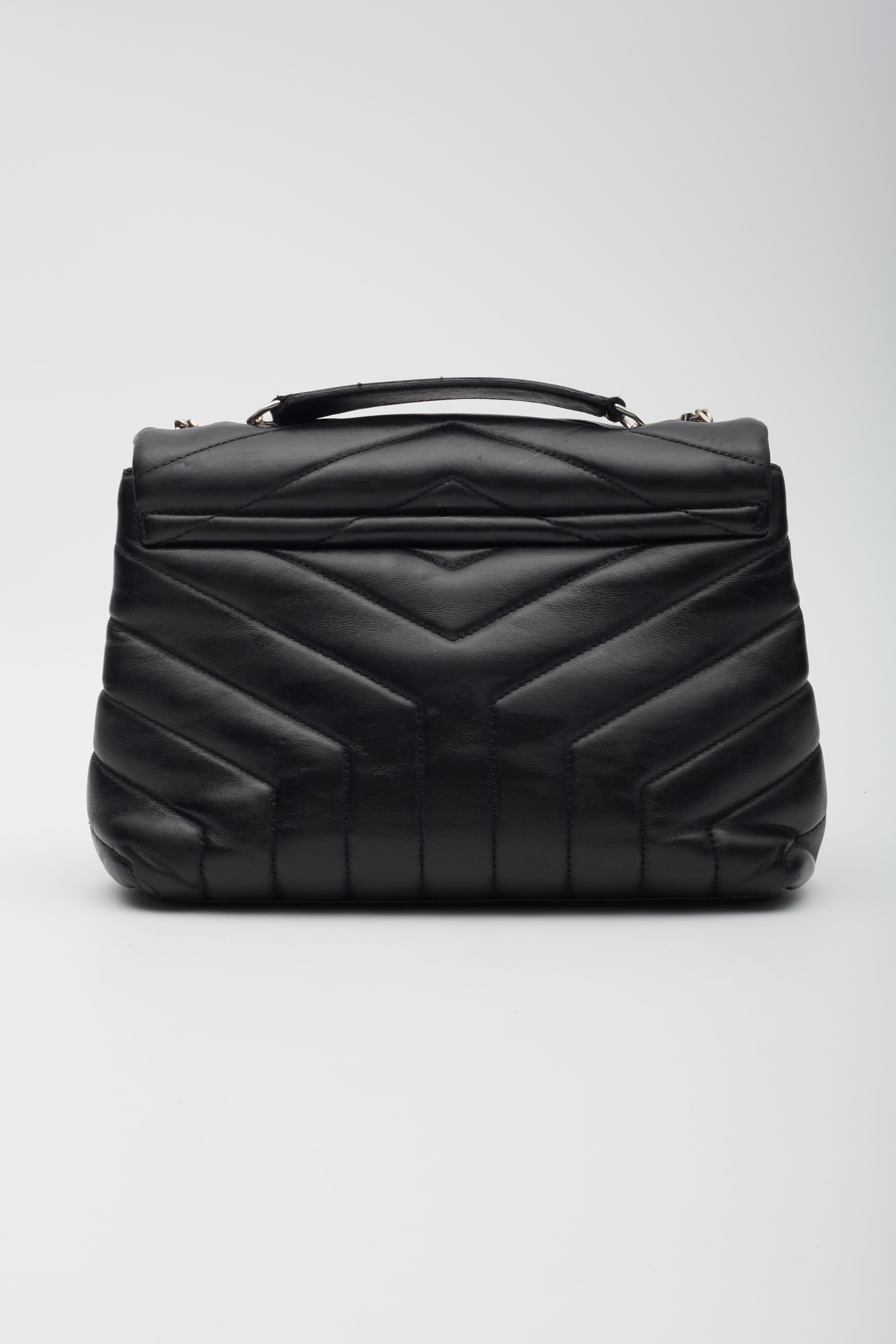 Women's or Men's Saint Laurent Calfskin Black Toy Loulou Bag Silver (Pre Loved) For Sale