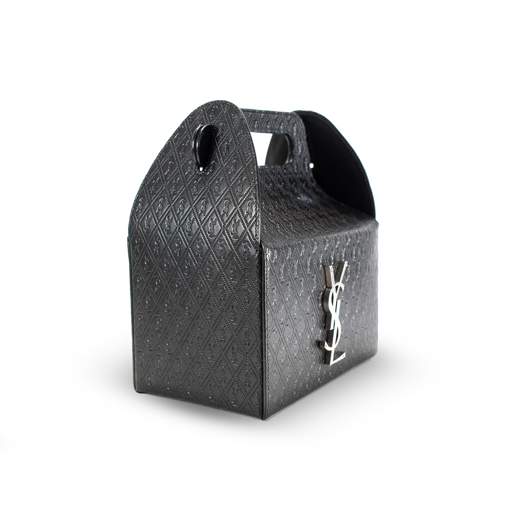 Noir Saint Laurent Calfskin Monogram Take Away Black Box Top Handle Bag en vente