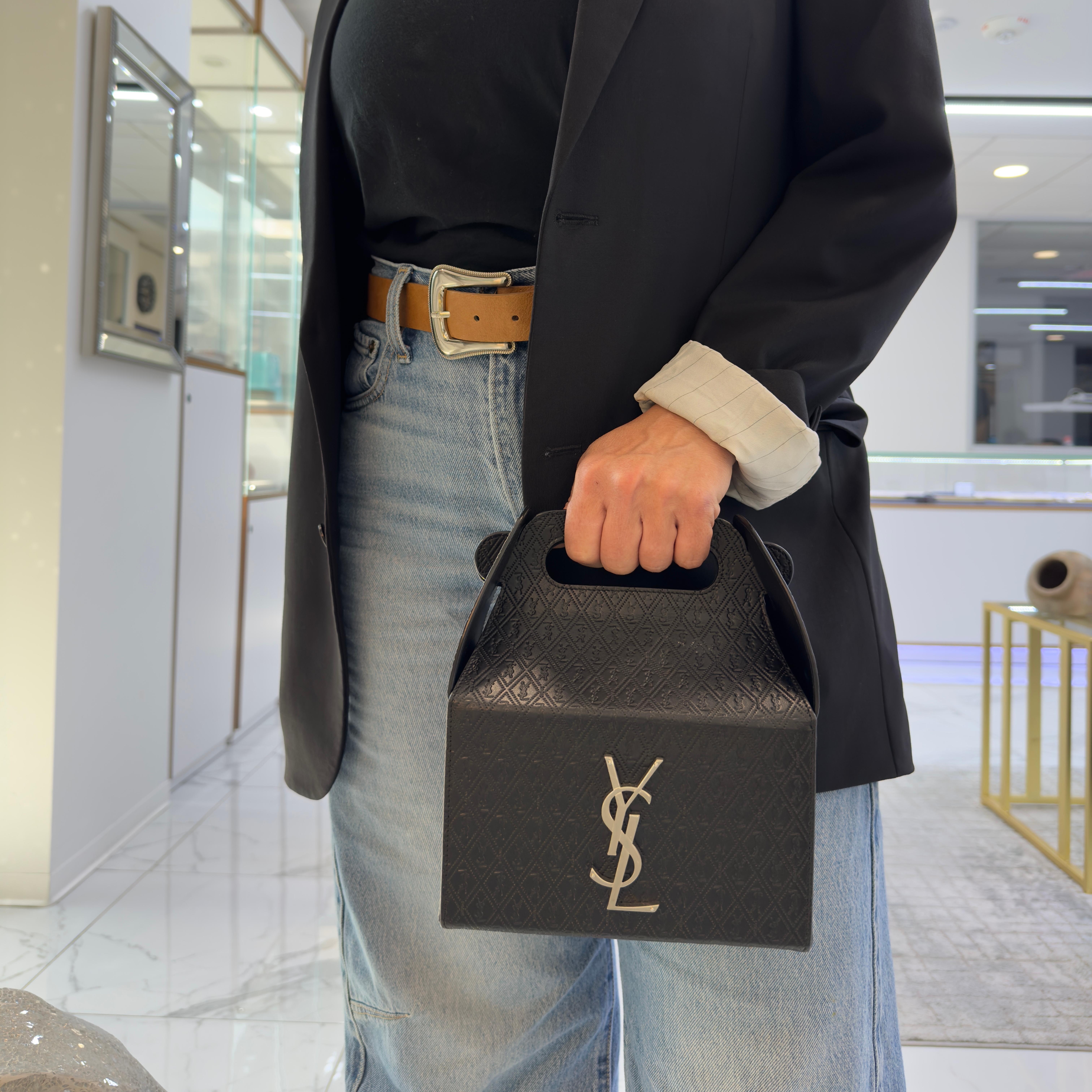 Saint Laurent Calfskin Monogram Take Away Black Box Top Handle Bag en vente 4