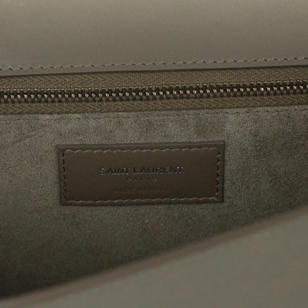 SAINT LAURENT Carre Umhängetasche aus grauem Leder 1
