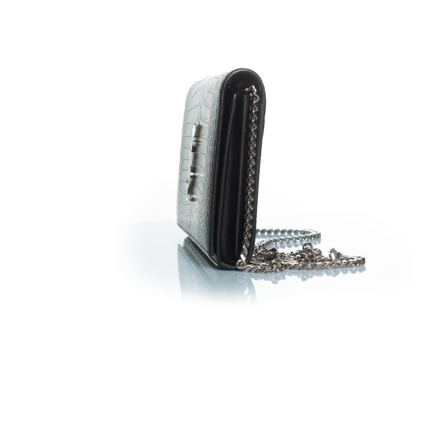 Saint Laurent, Cassandra Lederarmband aus Leder an einer Kette (Schwarz) im Angebot
