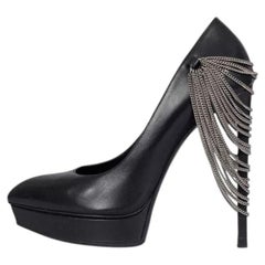 Saint Laurent, talons en cuir noir avec queue de chaîne, 37 ans