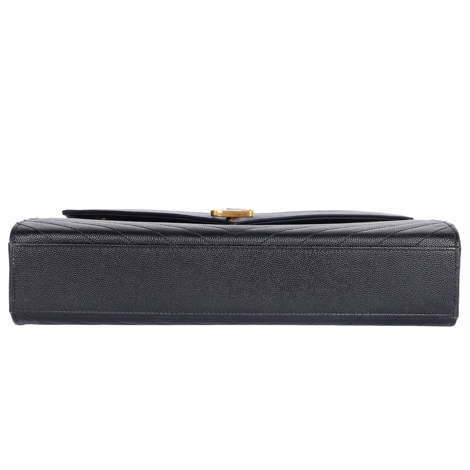 SAINT LAURENT Busta Chevron Grande Nero in vendita 7