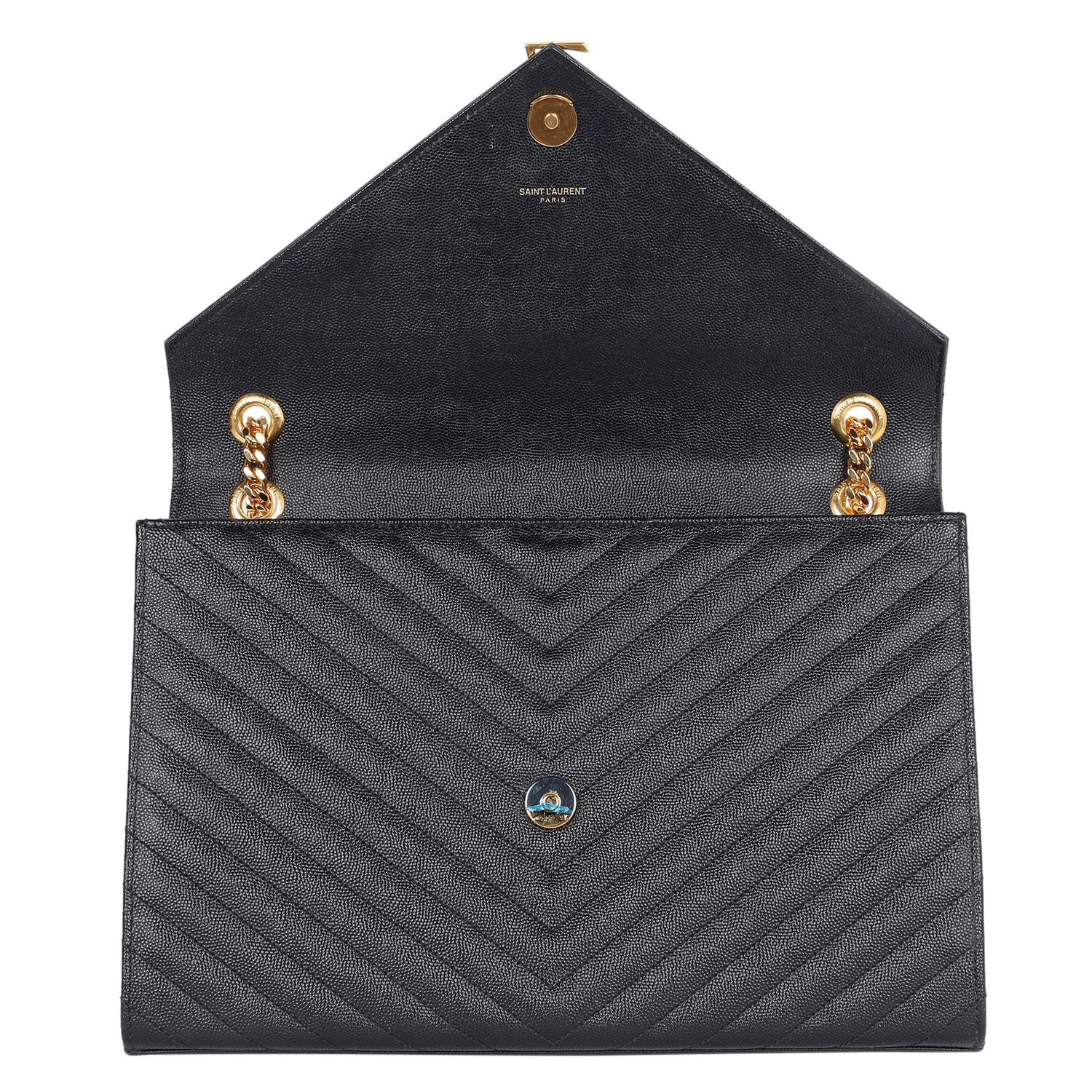 SAINT LAURENT Busta Chevron Grande Nero in vendita 8