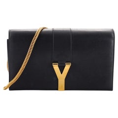 Saint Laurent Chyc Kette Clutch aus Leder Saint Laurent Chyc Kette Clutch aus Leder
