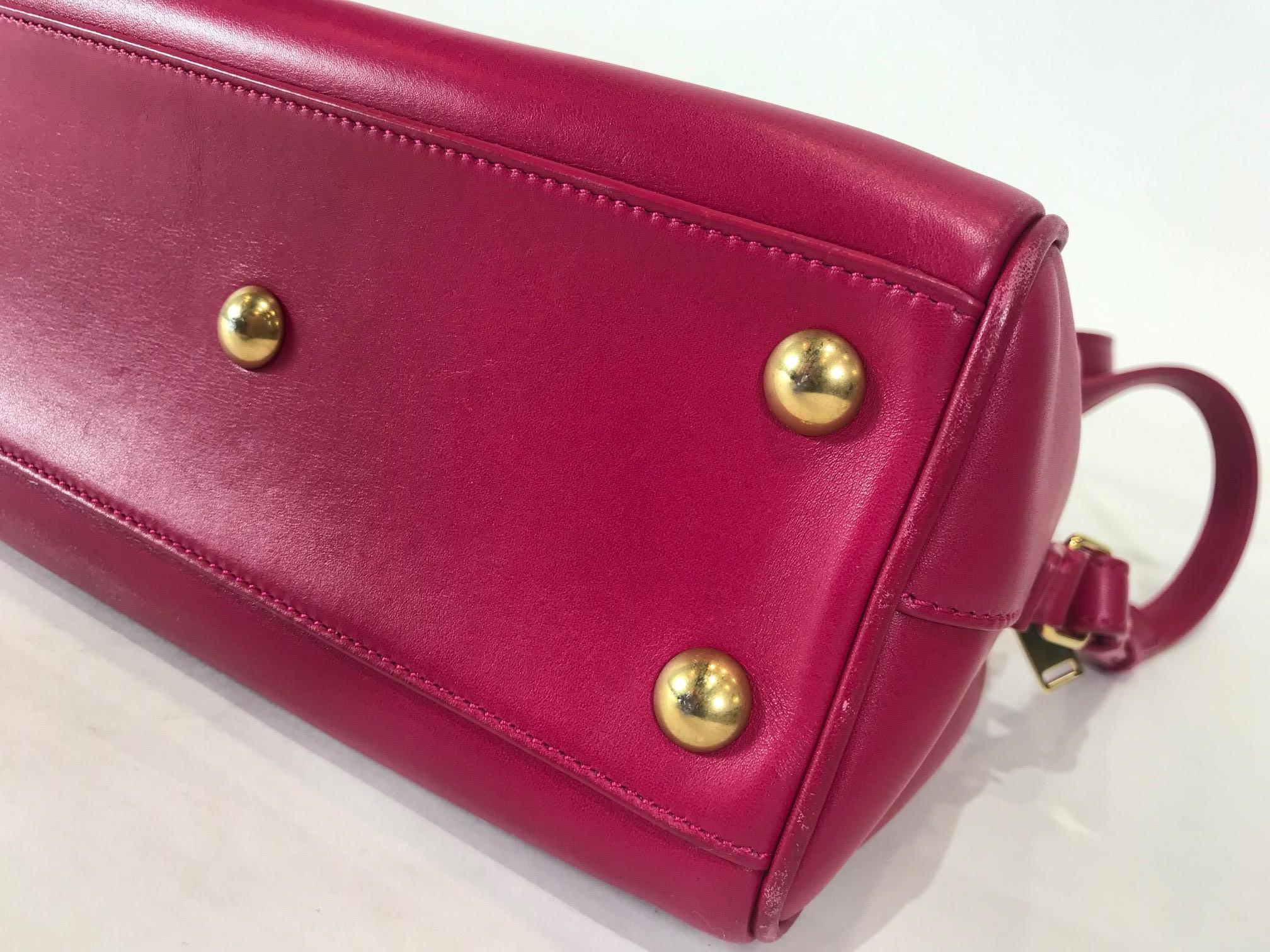 Women's or Men's Saint Laurent Classic Duffle 6 Bag For Sale