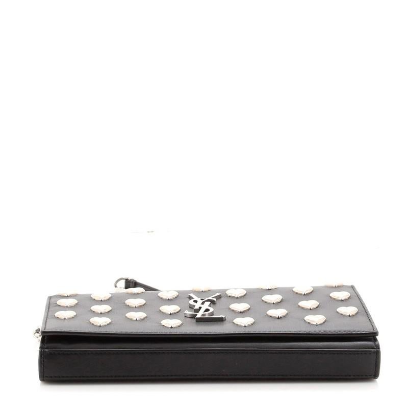 da uomo o donna Saint Laurent Classic Monogram Crossbody Bag in pelle borchiata Media