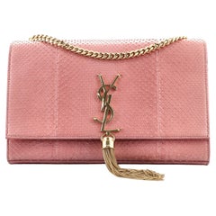 Saint Laurent Klassische Crossbody-Tasche mit Monogramm und Quaste aus geprägtem Python-Etui