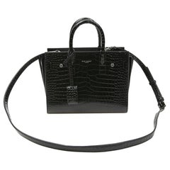 SAINT LAURENT Classic Sac de jour Nano aus schwarzem Leder mit Krokodilprägung