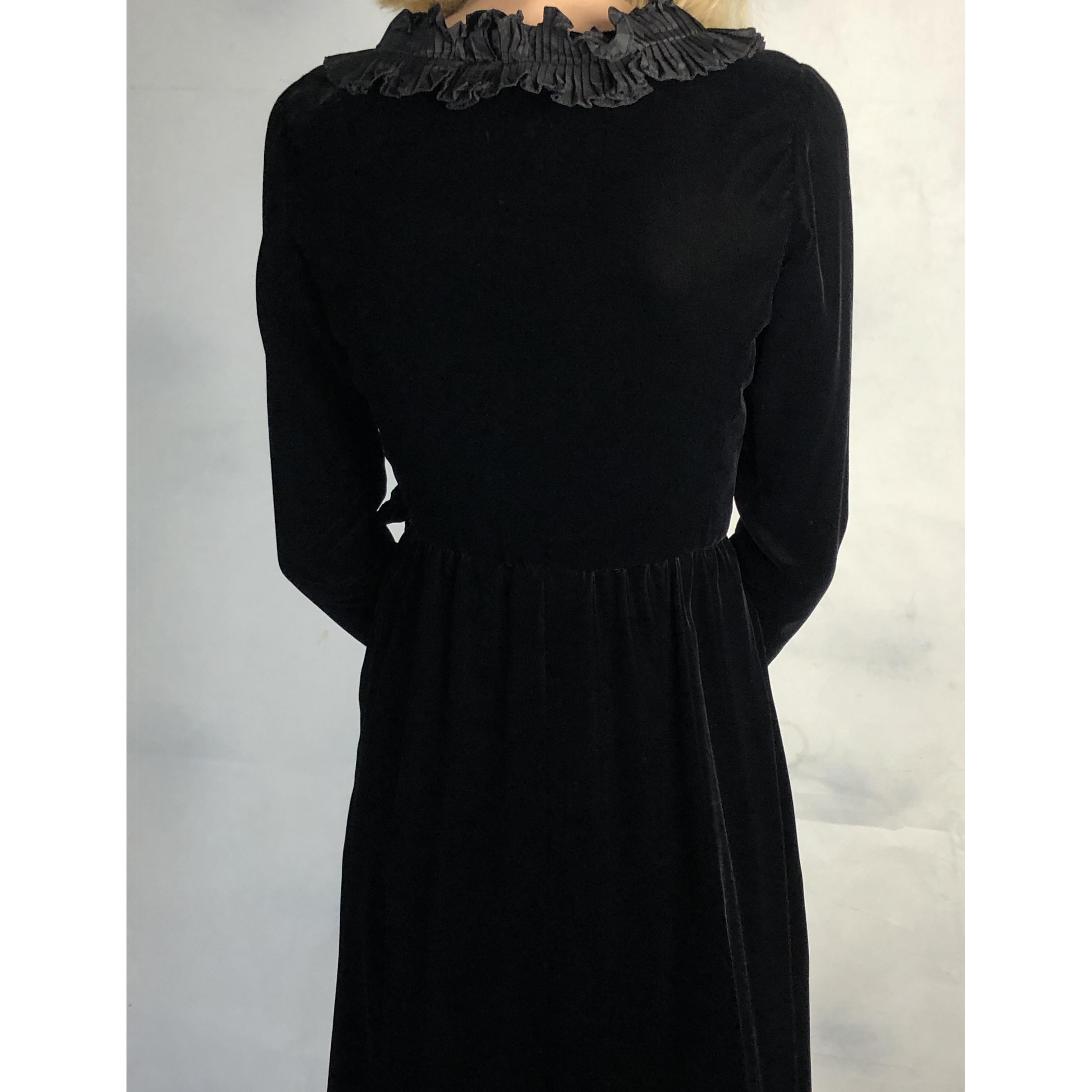 Saint Laurent collectable black iridescent velvet evening dress. Circa 1970s For Sale 3