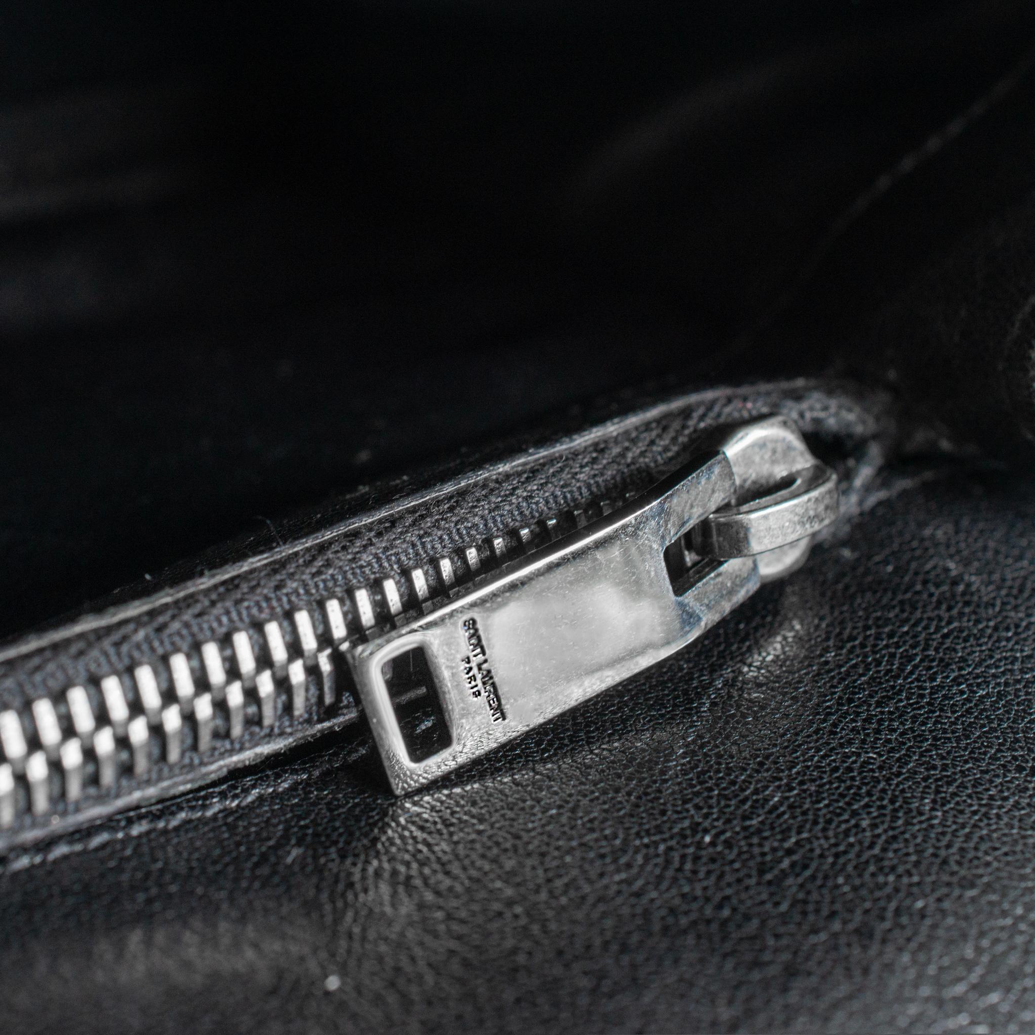 Saint Laurent College Medium Black Quilted Leather Top Handle Crossbody Bag in vendita 4