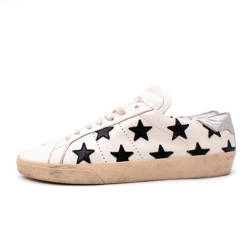 Saint Laurent Court Classic White Leather Star Applique Sneakers In Excellent Condition For Sale In London, GB