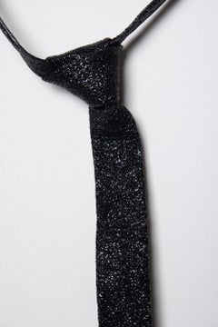 Saint Laurent, collana choker in pelle screpolata