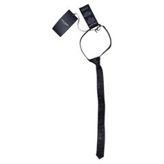 Saint Laurent, collana choker in pelle screpolata