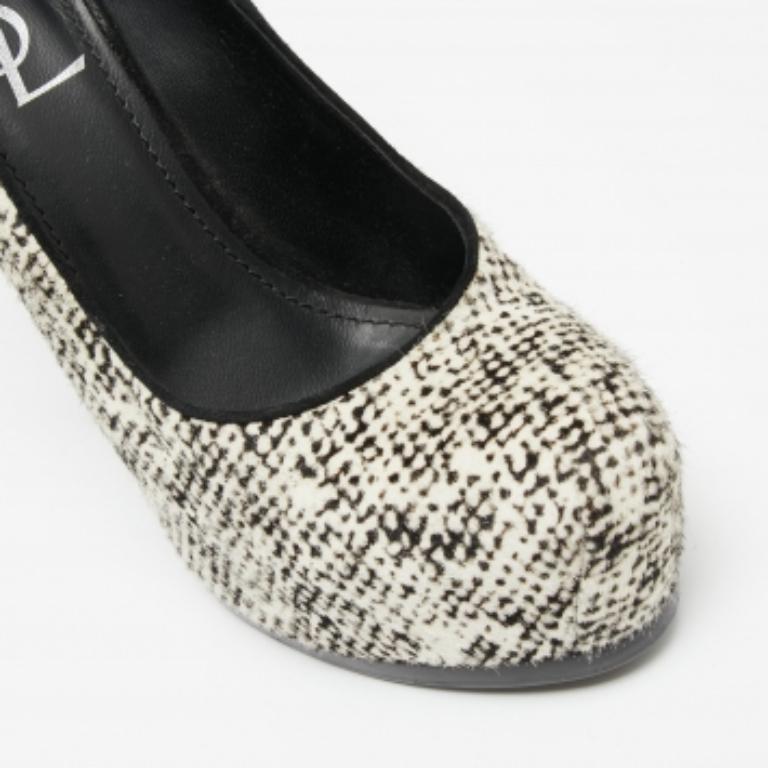 Women's Saint Laurent  Cream/Black Calf Hair Tribtoo Platform Pumps Size 38.5 For Sale