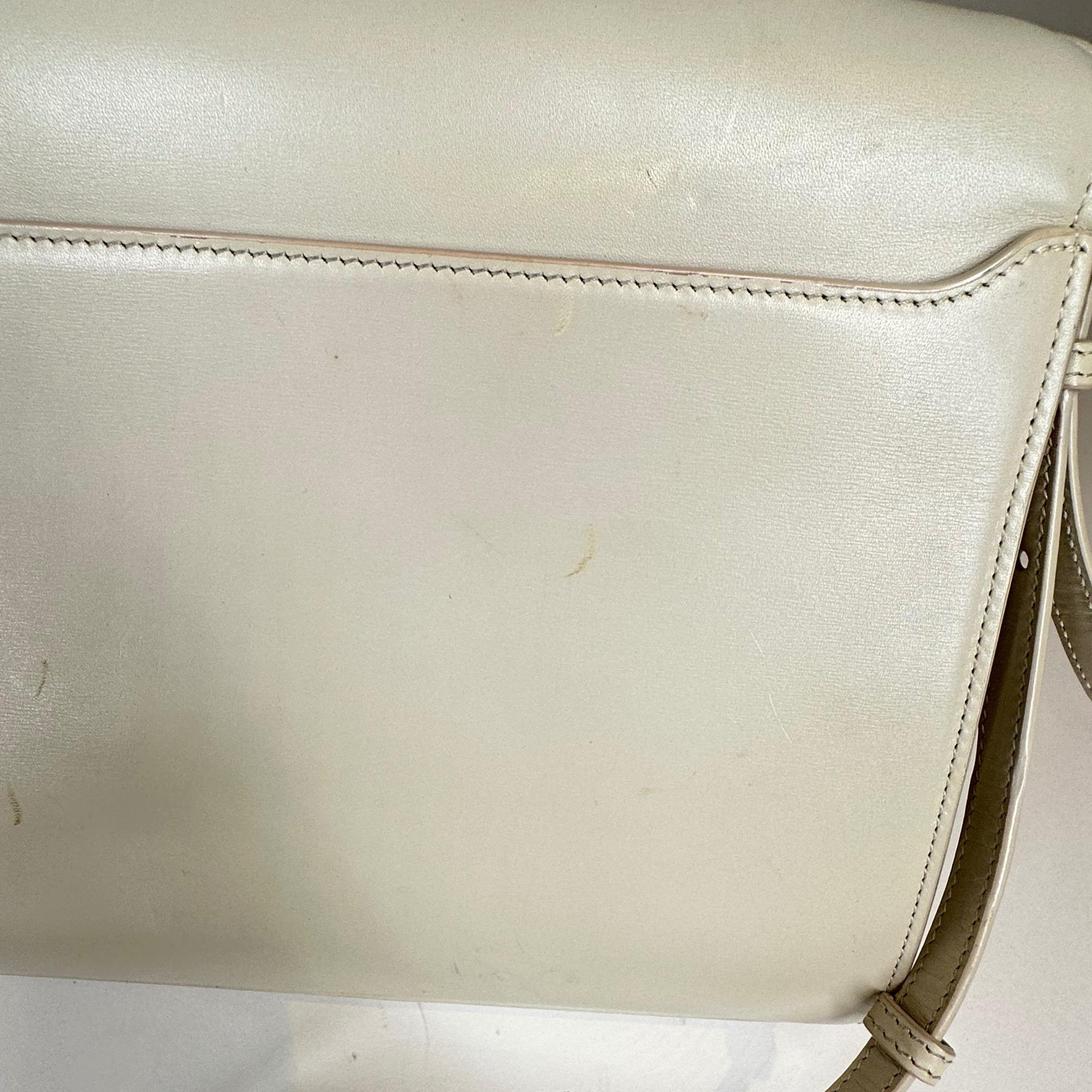Beige Saint Laurent Cream Leather Cassandra Shoulder Bag For Sale