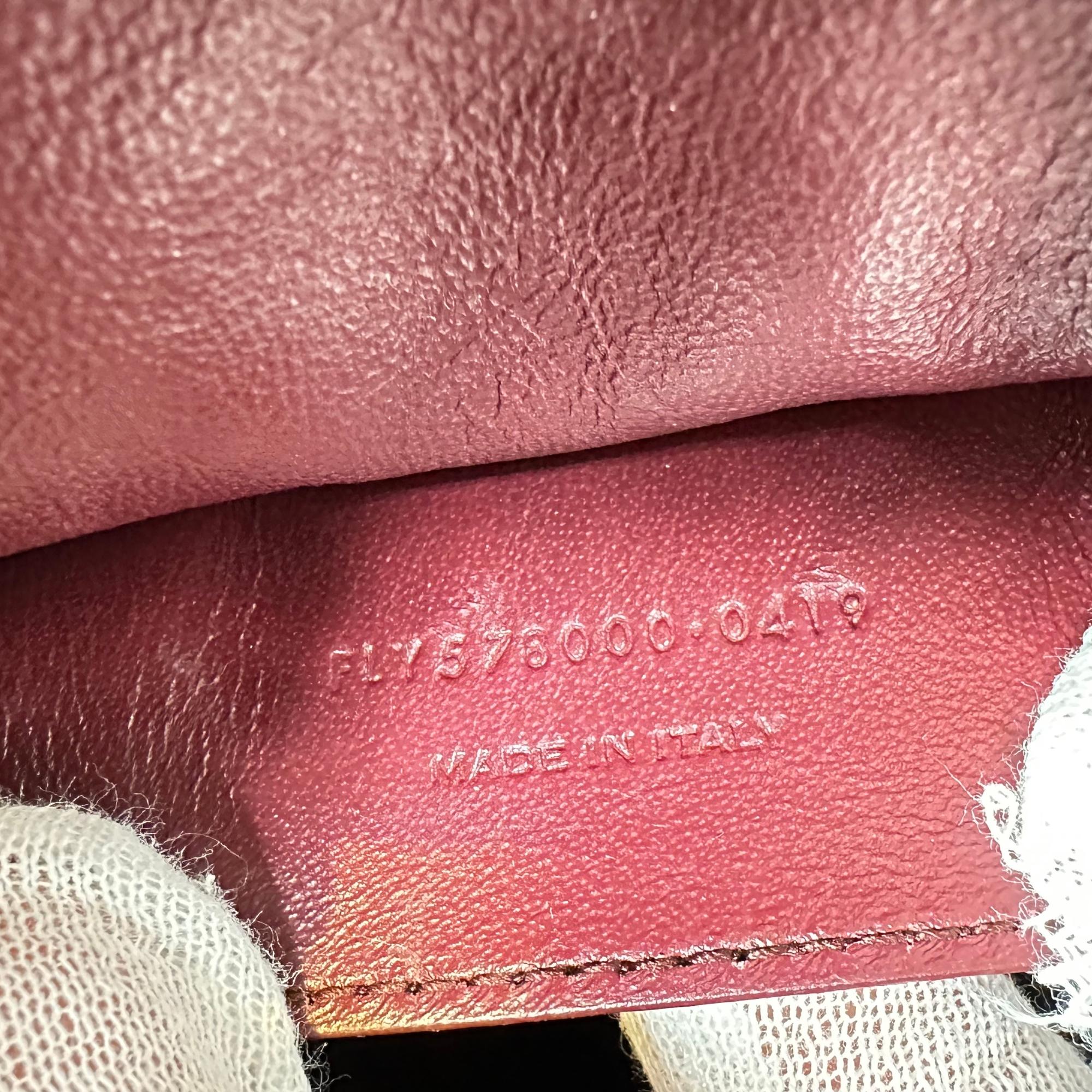 Saint Laurent Cream Leather Cassandra Shoulder Bag For Sale 2