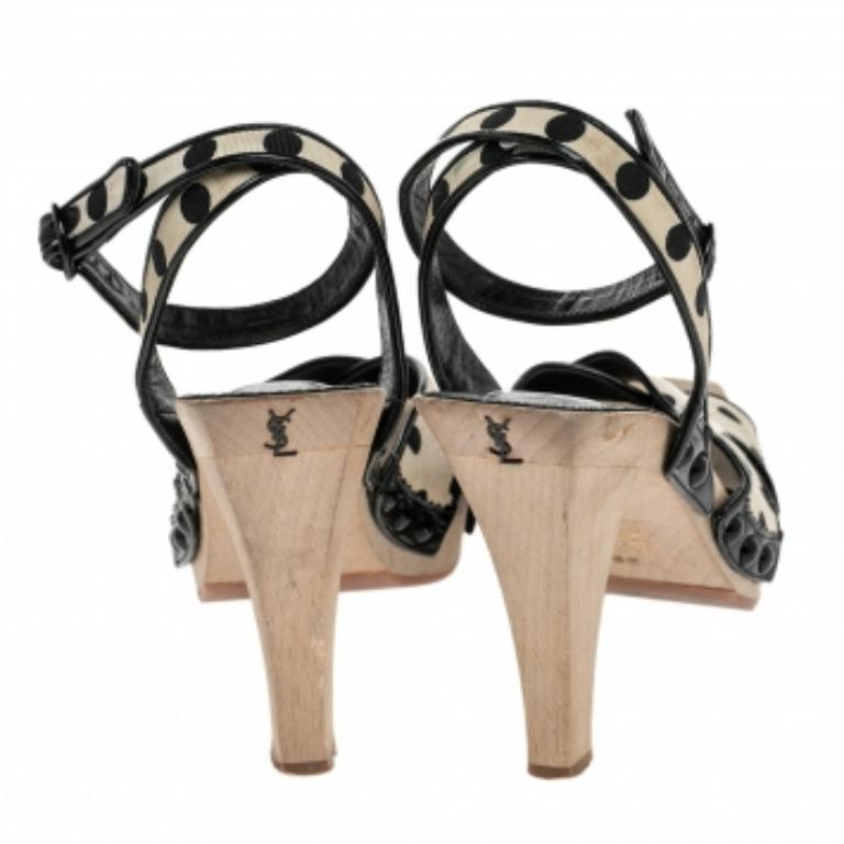 Saint Laurent Creme/Polka Dot gepunktete Slingback-Sandalen aus Stoff und Leder Größe 38 im Zustand „Gut“ in Dubai, Al Qouz 2