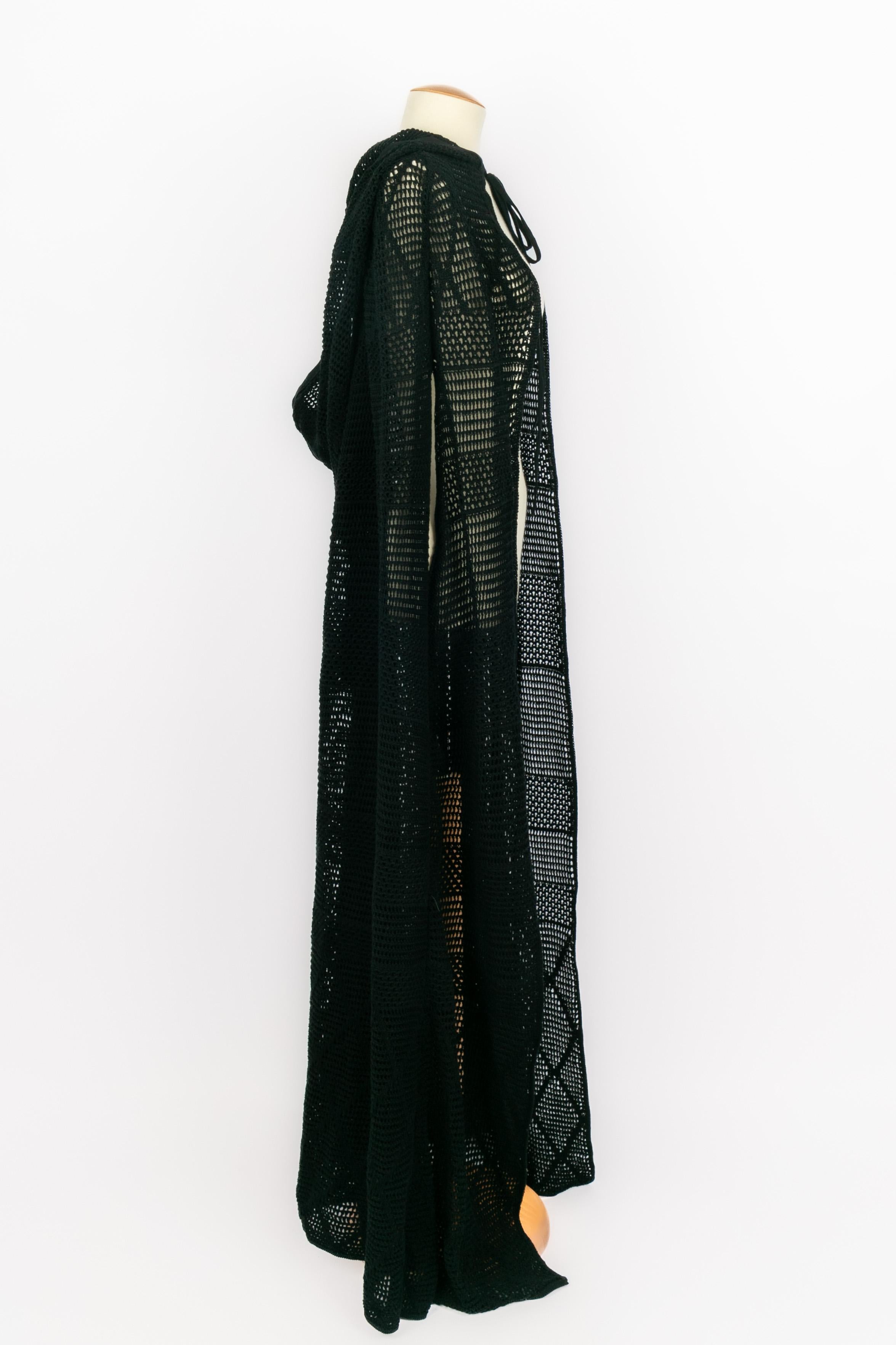 Saint Laurent crochet cape In Excellent Condition For Sale In SAINT-OUEN-SUR-SEINE, FR