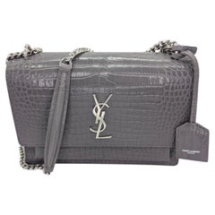 Bolso mediano «Sunset» de Saint Laurent en piel con relieve de cocodrilo