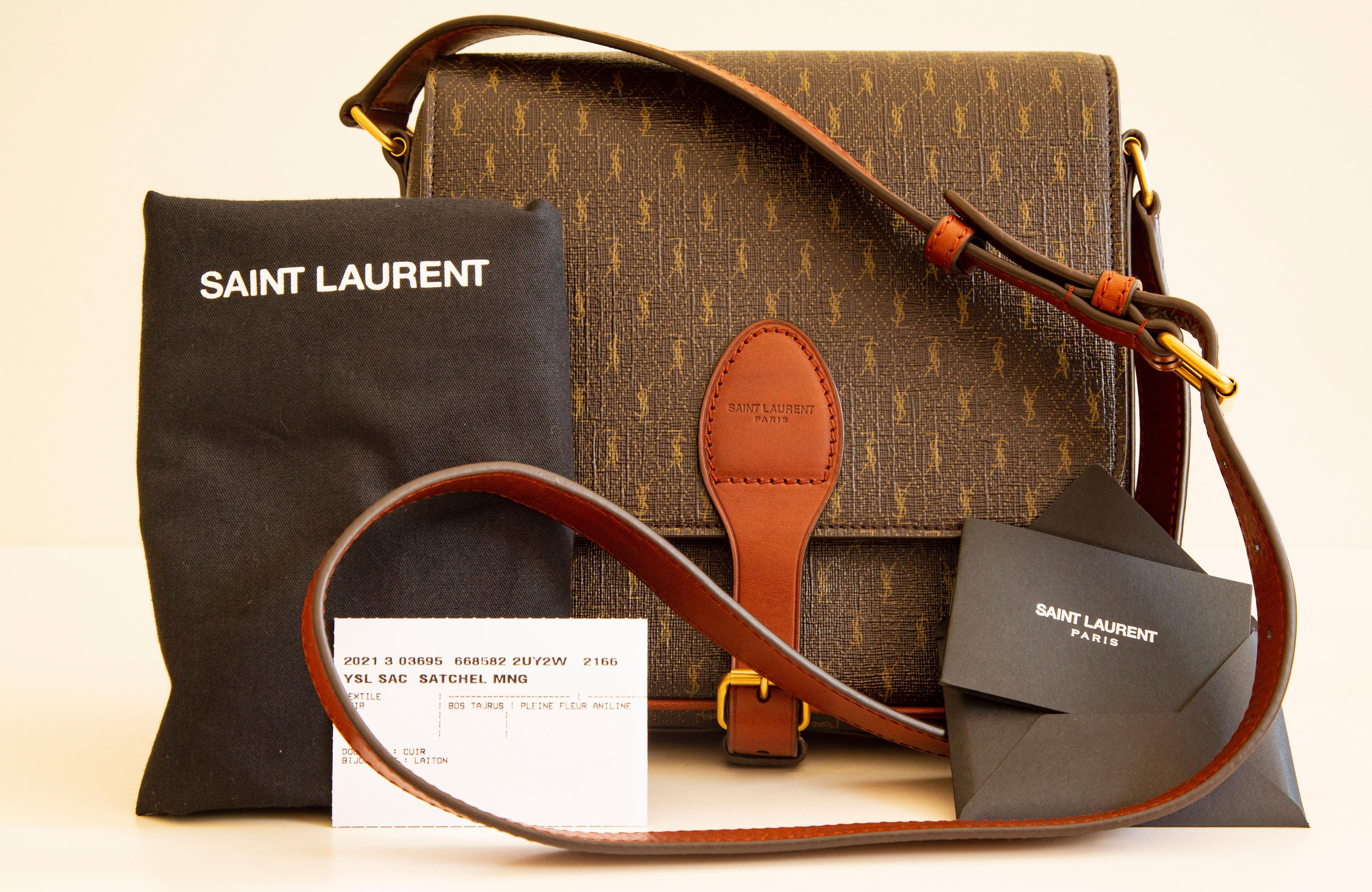 Saint Laurent Crossbody Bag in Monogram Coated Canvas and Brown Leather (Sac à bandoulière en toile et cuir marron avec monogramme)  en vente 8