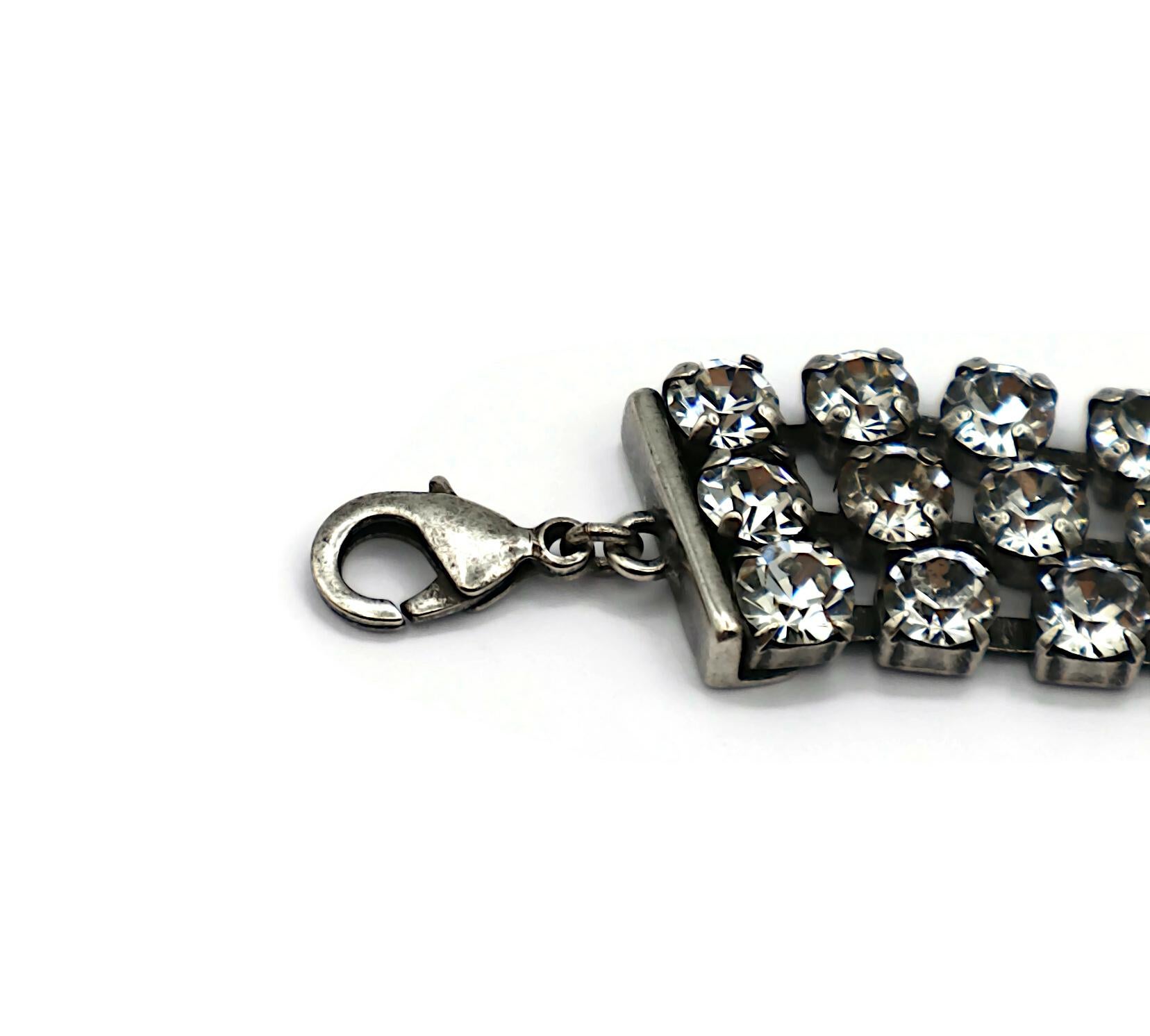 SAINT LAURENT Collana girocollo con cuore di cristallo e fiore di trifoglio in tonalità argento in vendita 1