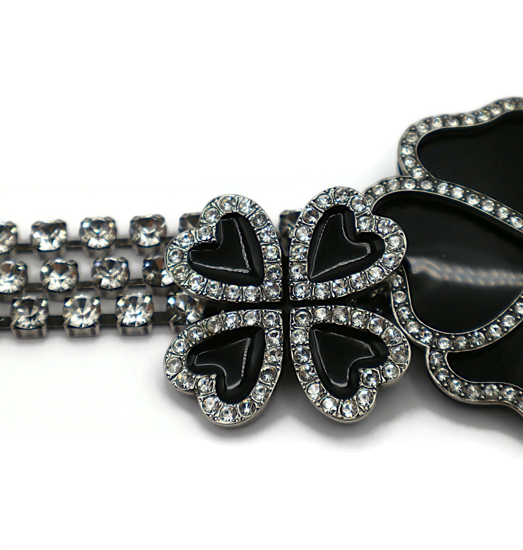 SAINT LAURENT Collana girocollo con cuore di cristallo e fiore di trifoglio in tonalità argento in vendita 3