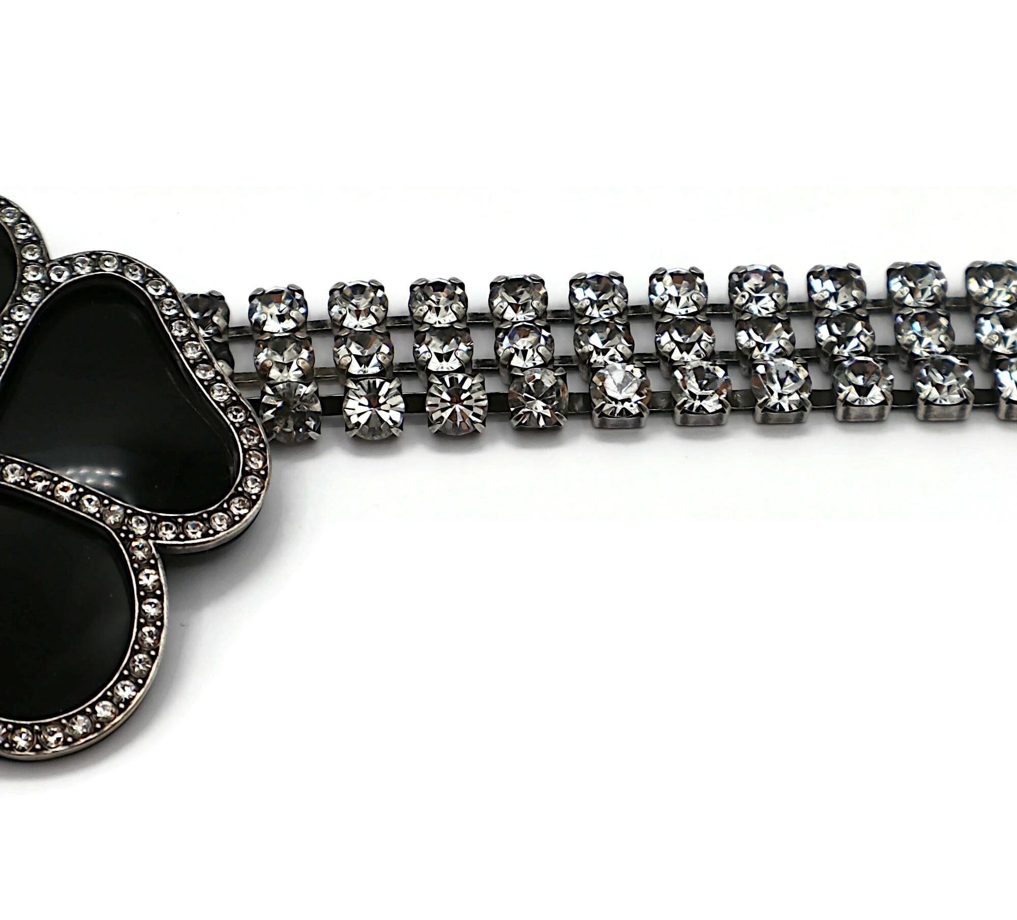 SAINT LAURENT Collana girocollo con cuore di cristallo e fiore di trifoglio in tonalità argento in vendita 5