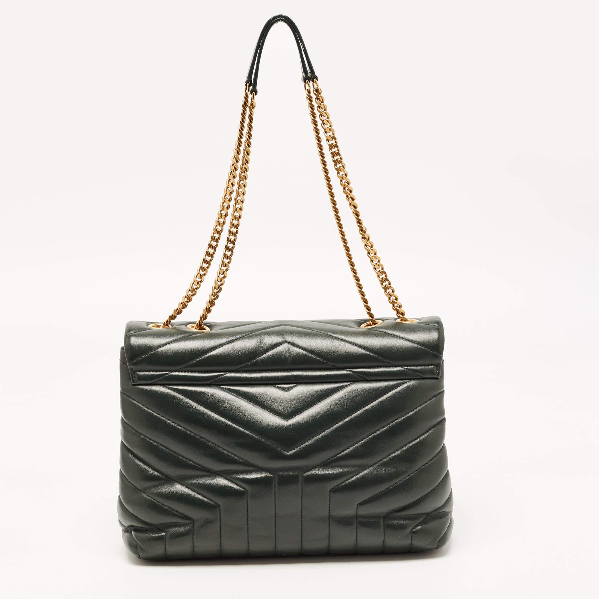 The fashion house’s tradition of excellence, coupled with modern design sensibilities, works to make this YSL Loulou bag one of a kind. It's a fabulous accessory for everyday use.

Includes: Original Dustbag
