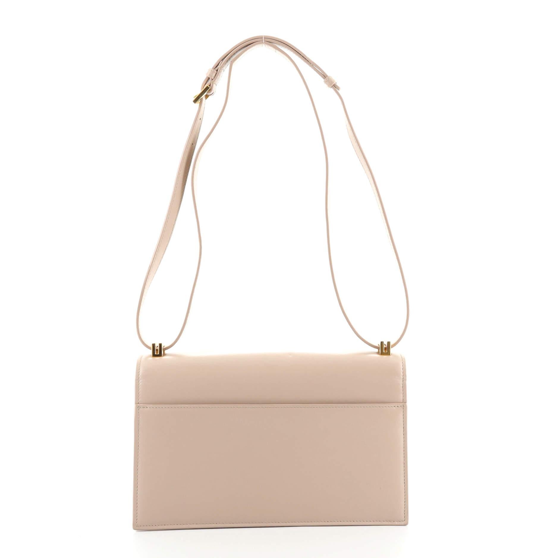 Saint Laurent Domino Umhängetasche aus Leder Medium im Zustand „Gut“ in NY, NY