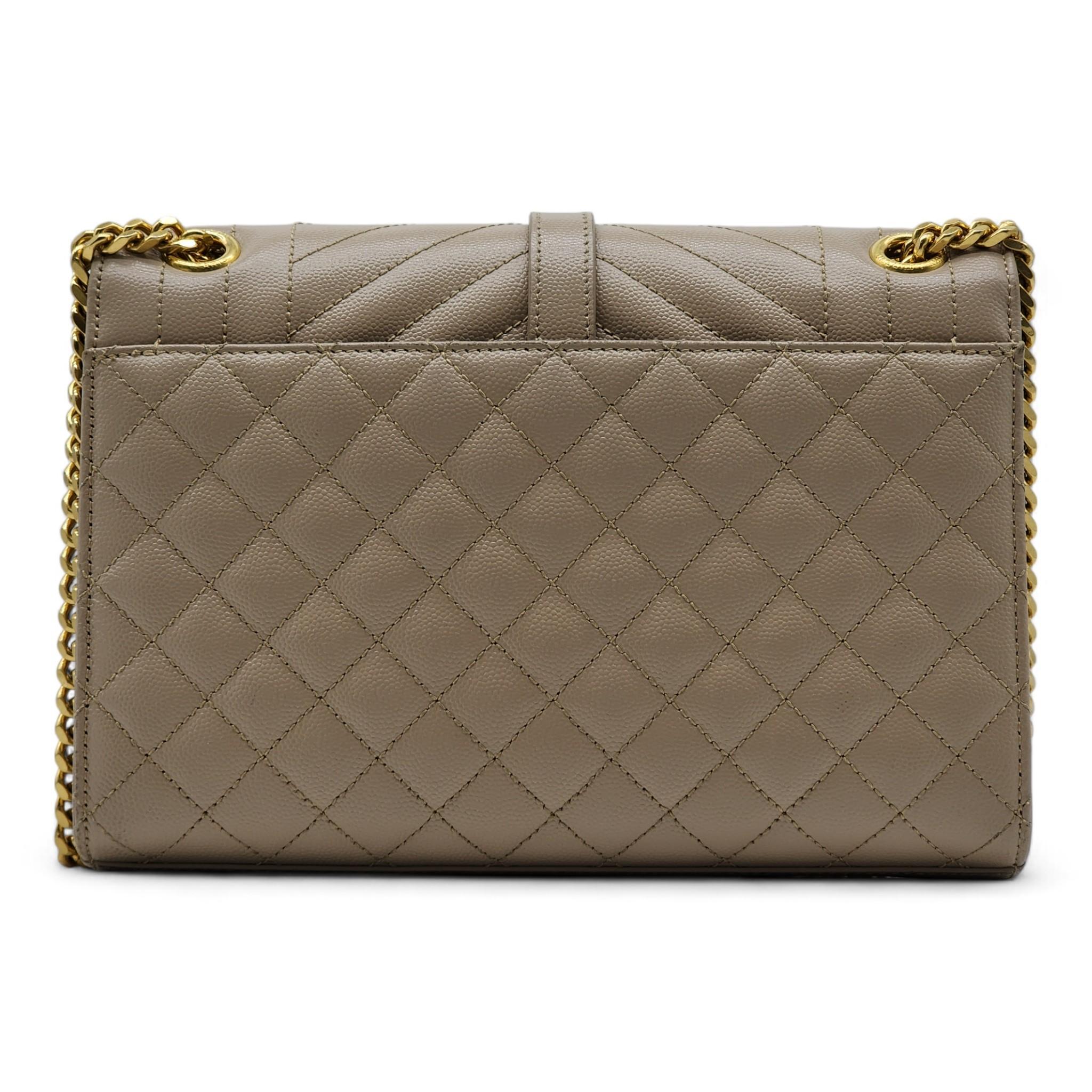 Saint Laurent Envelope Shoulder Bag - Grain de Poudre Leather - Beige In Good Condition For Sale In Los Angeles, CA