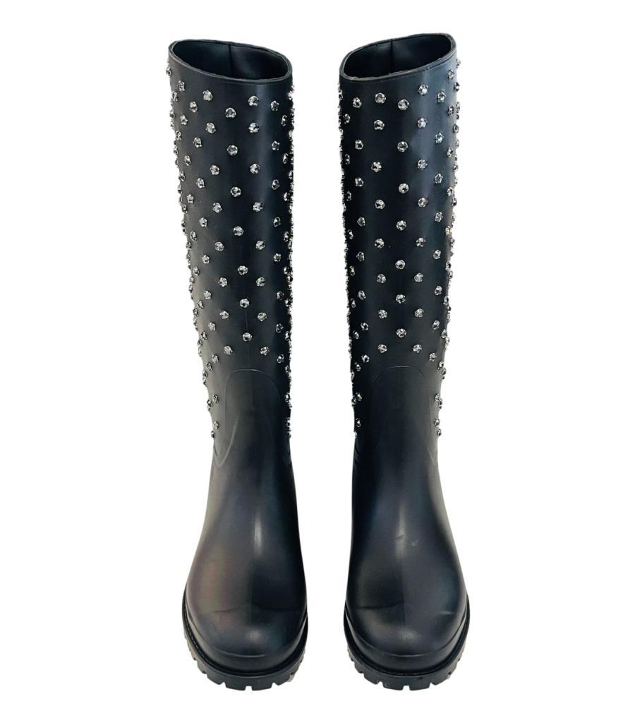 Saint Laurent Festival 25 Crystal Studded Rubber Rain Boots

Black high boots designed with all-over crystal embellishment.

Featuring round toe, chunky rubber soles and 'Saint Laurent Paris' embossment.

Size – 36

Condition – Very Good (Some