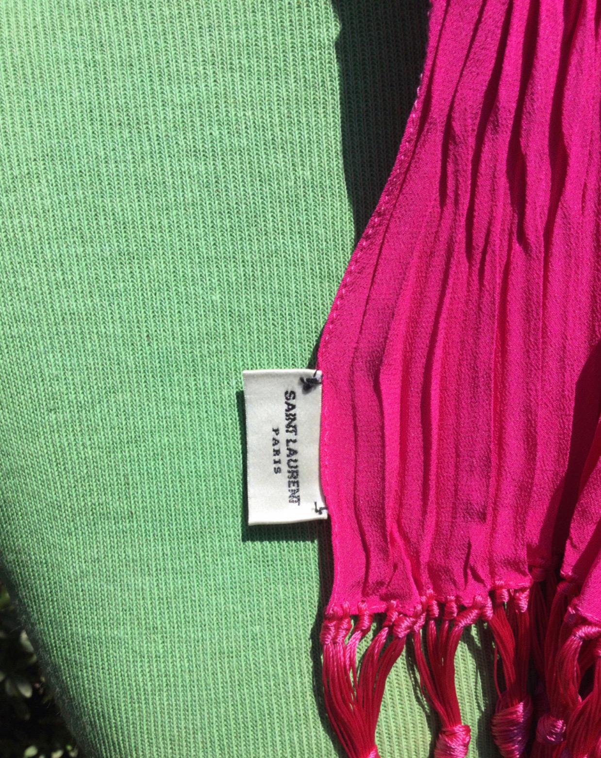 Saint Laurent fucsia fringes Stole In New Condition In Carnate, IT