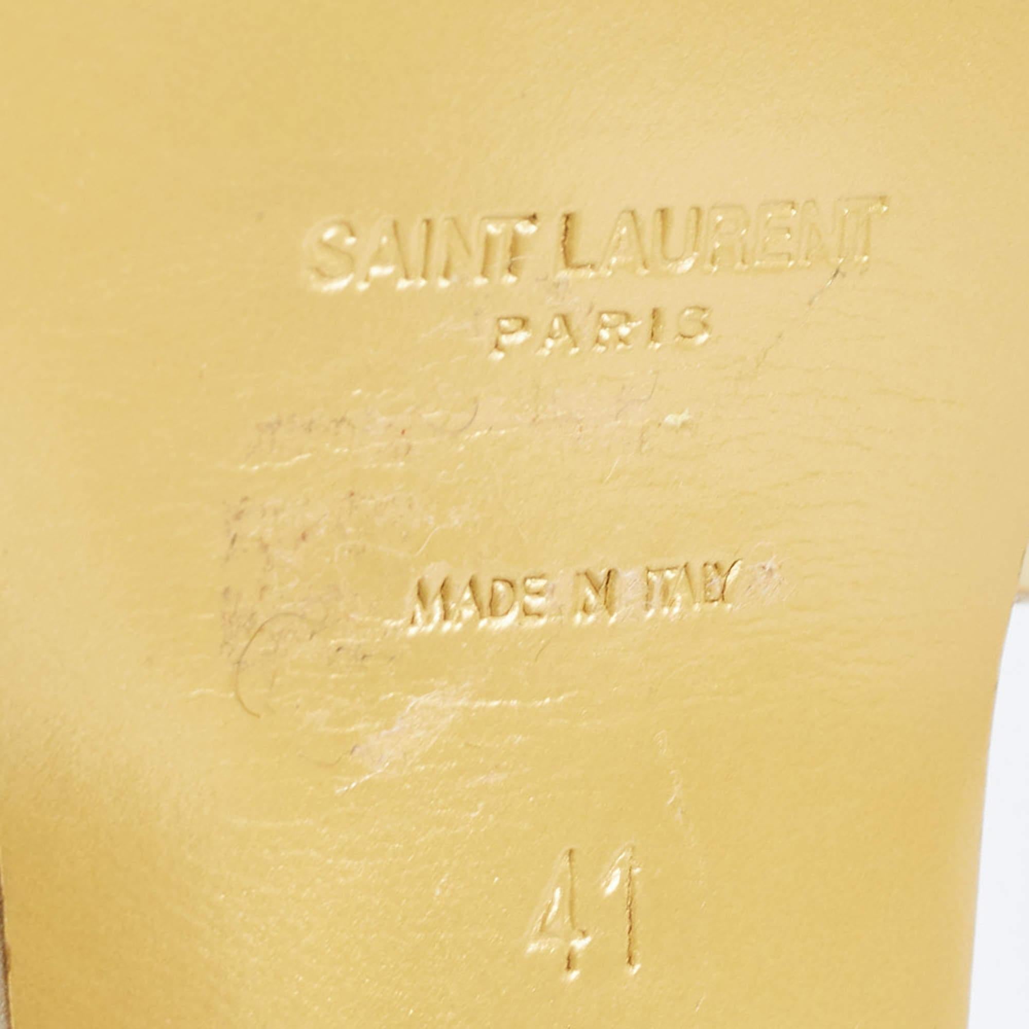 Saint Laurent Goldfarbene Tribute-Sandalen aus Leder mit Krokodillederprägung Größe 41 im Zustand „Gut“ im Angebot in Dubai, Al Qouz 2