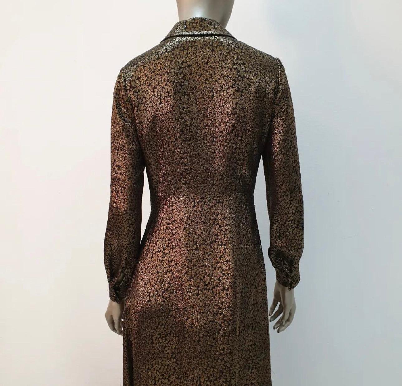 Stunning dres with gold floral print.
Sz.40
Very good condition.